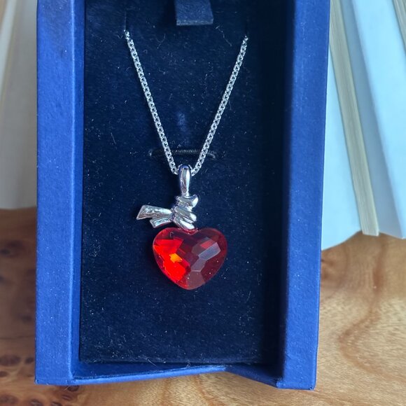 Swarovski Ties of Love pendant necklace with a red heart-shaped crystal. - Picture 2 of 11